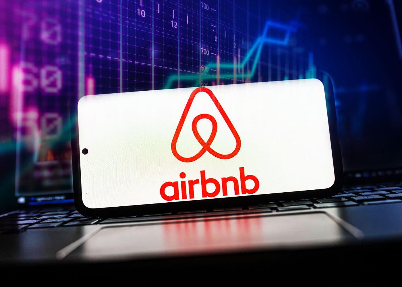 airbnb stock forecast is it time to invest or sell